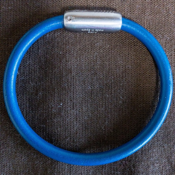 Louis Vuitton “Bull it” bracelet Blue calf Leather - Picture 4 of 7